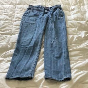 Hollister high rise mom jeans, hollister vintage stretch, waist 26’ length 27’